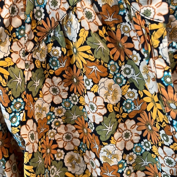 Zara size 10 blouse. Worn once for pictures. - Picture 2 of 7